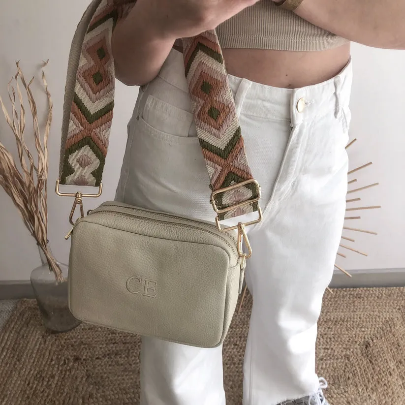 Bolso rectangular piel beige personalizado iniciales bordadas