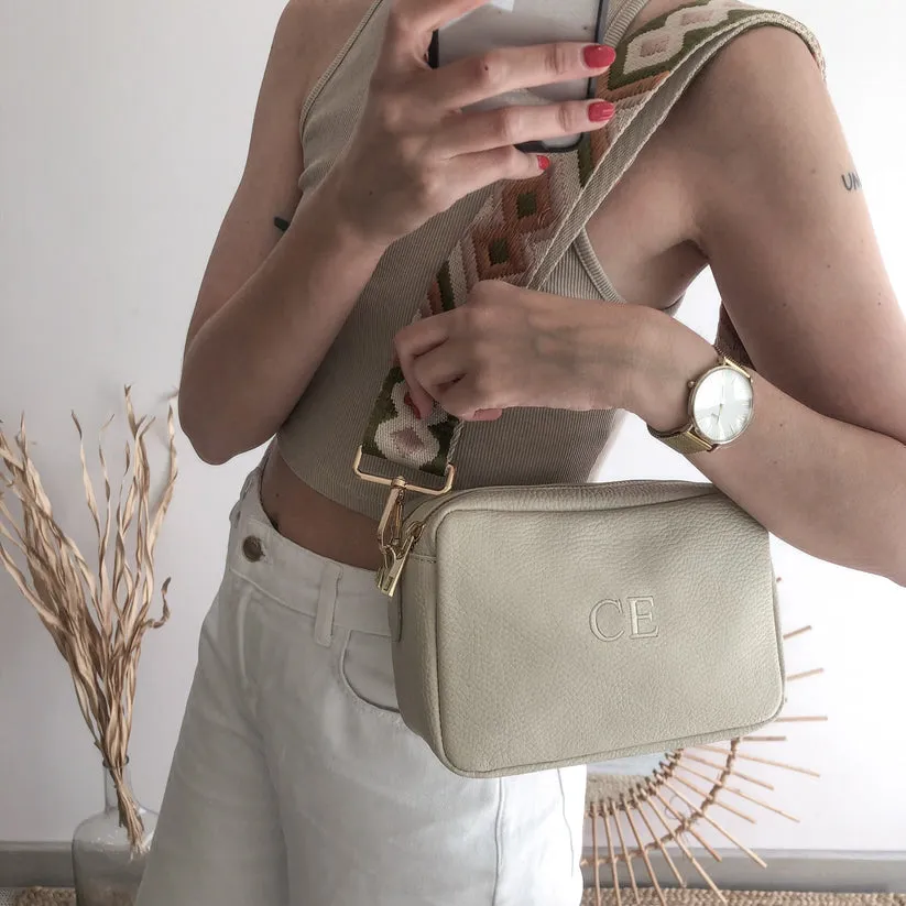 Bolso rectangular piel beige personalizado iniciales bordadas