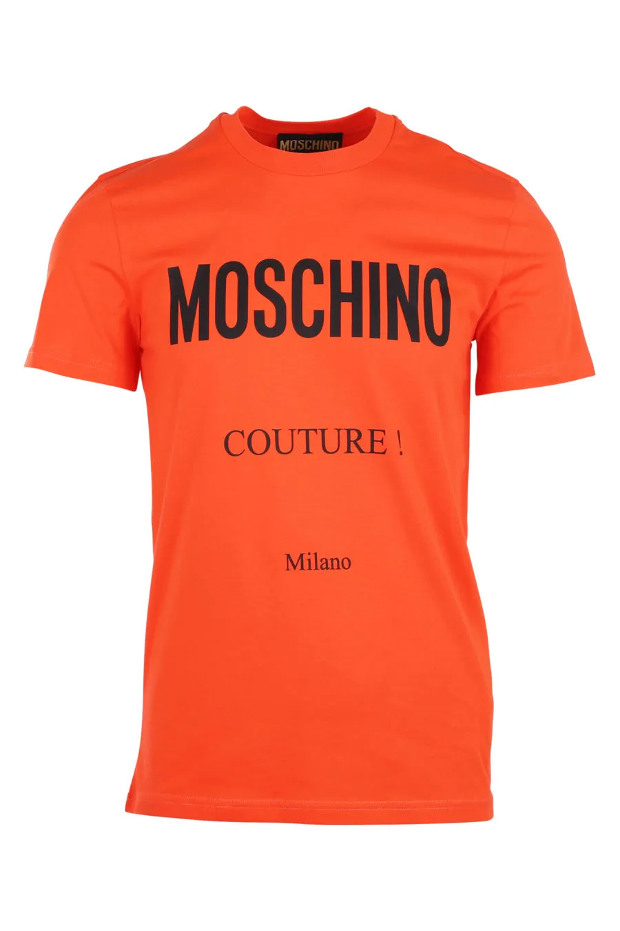 Camiseta anaranjada con logo milano 