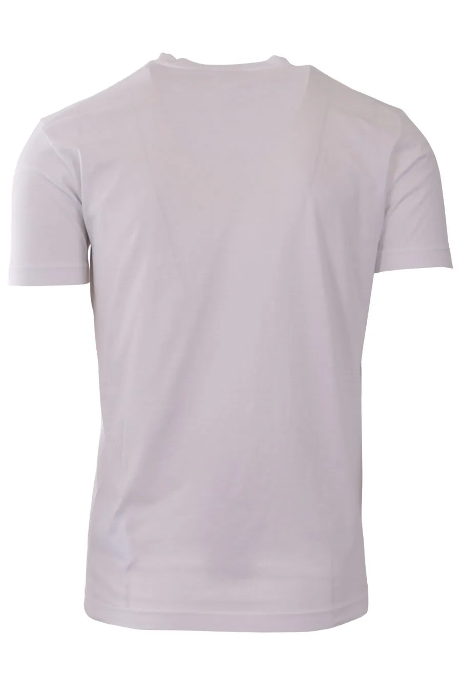 Camiseta blanca con maxilogo 