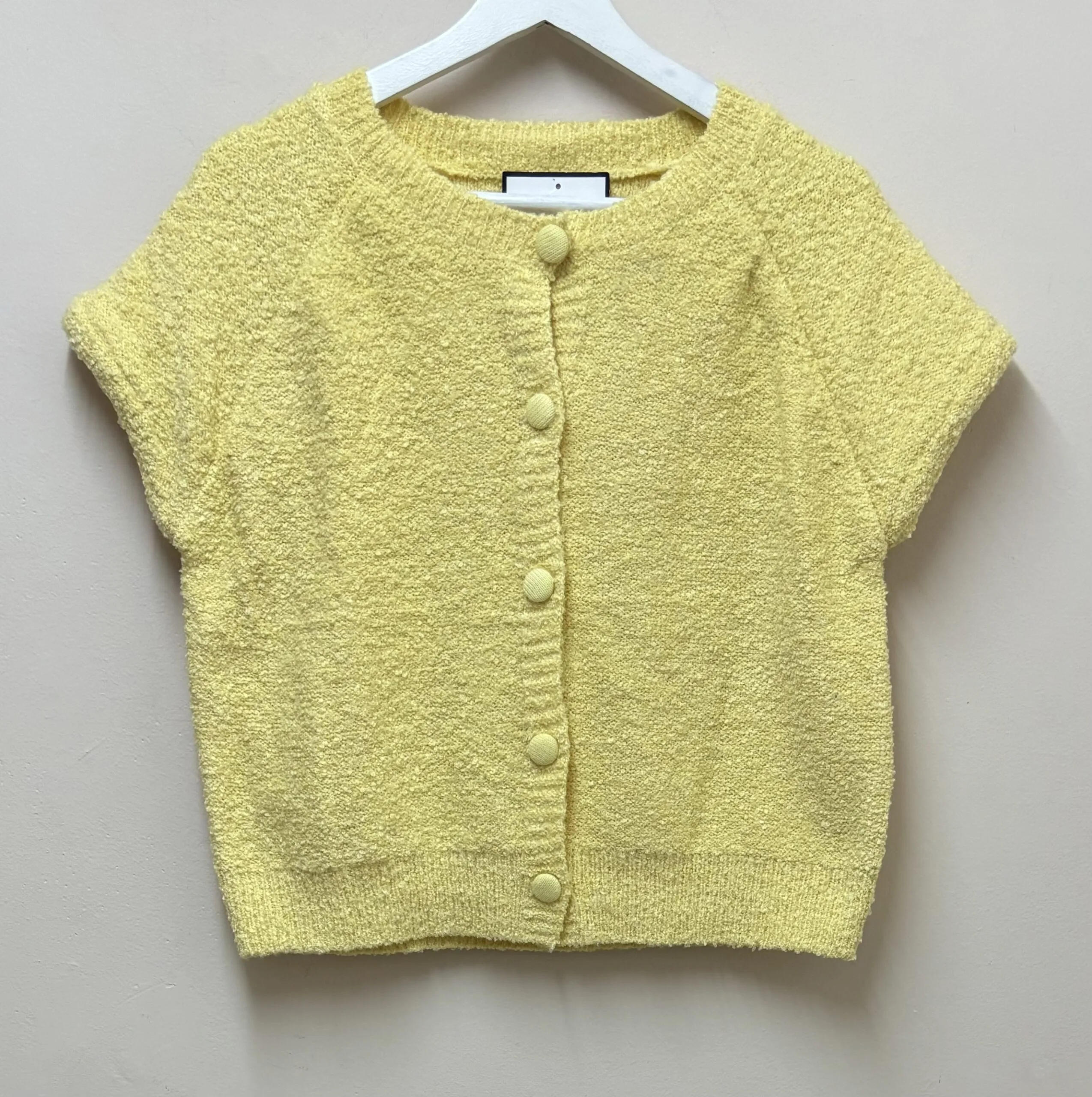 Chaqueta Soft M/Corta Amarillo