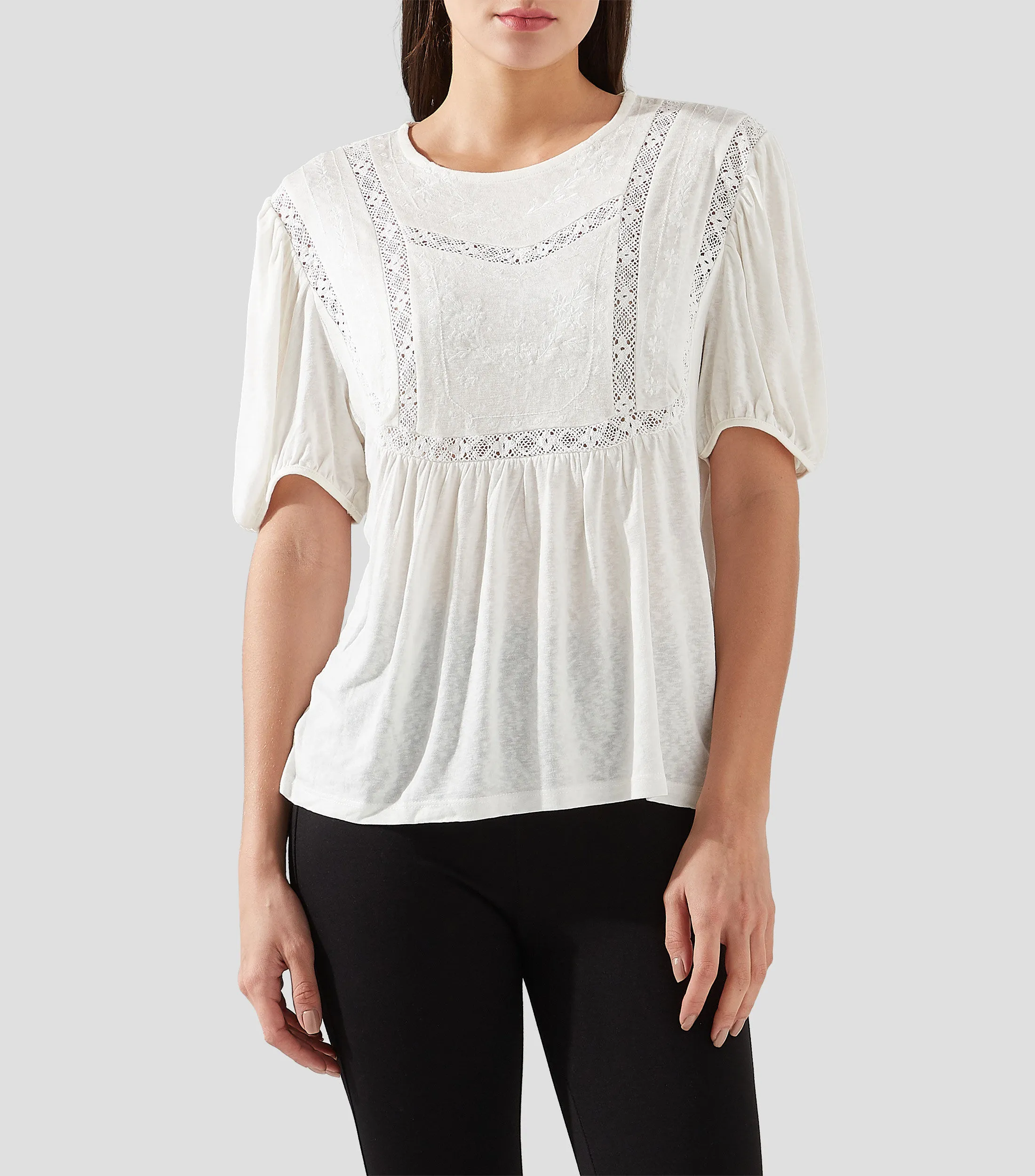 Cortefiel Blusa con bordado manga corta Mujer