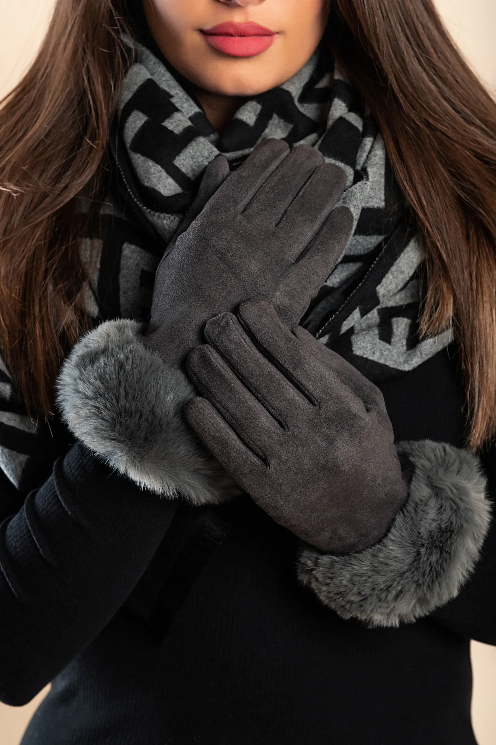 Guantes con pelo sintético, gris