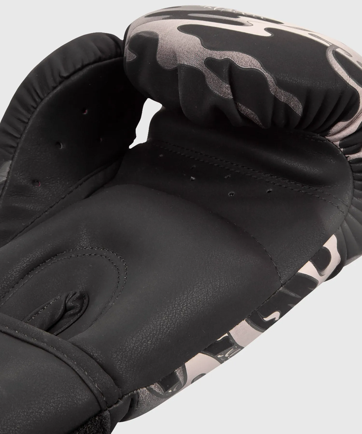 Guantes de boxeo Venum Dragon's Flight - Negro/Arena