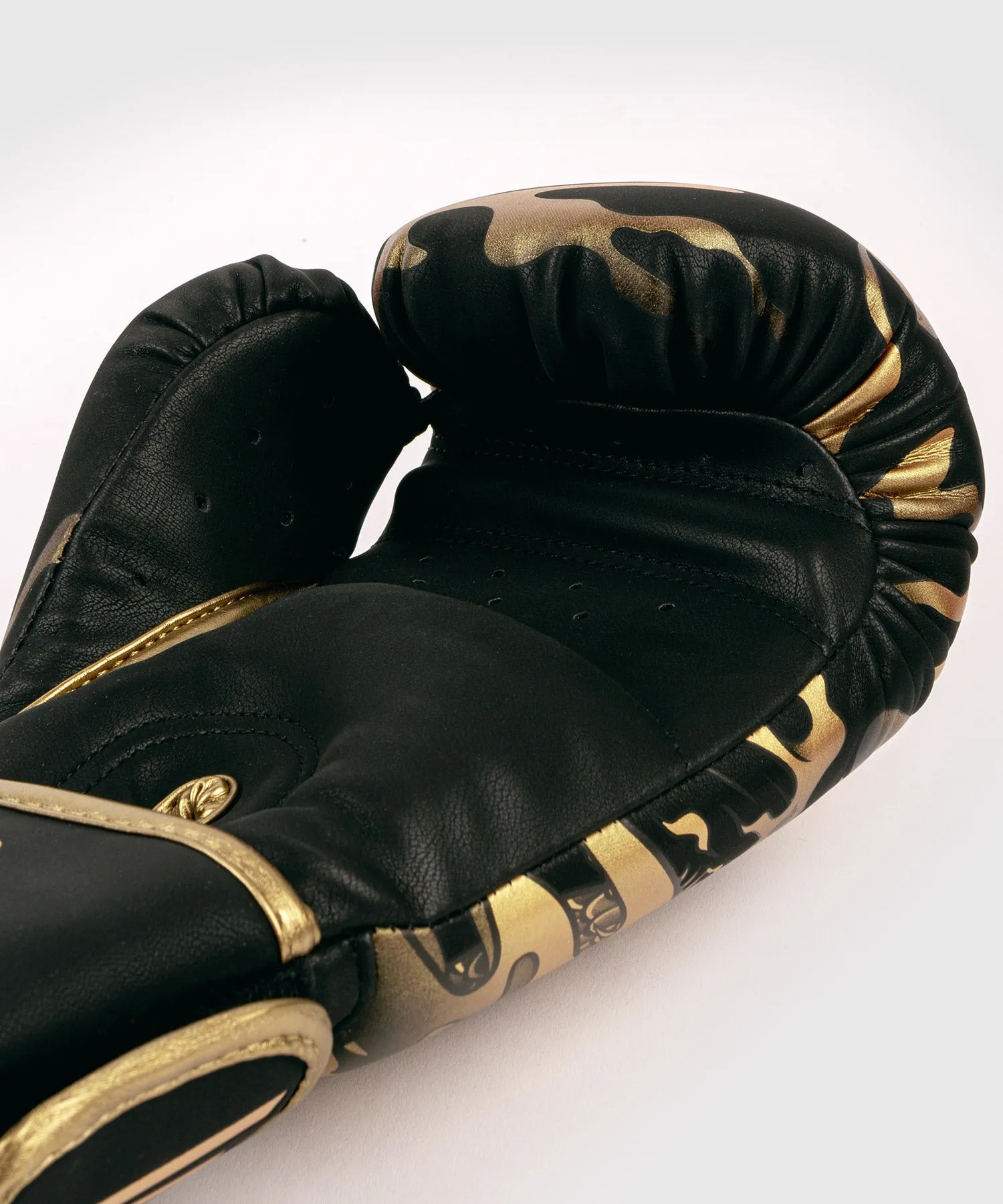 Guantes de boxeo Venum Dragon's Flight