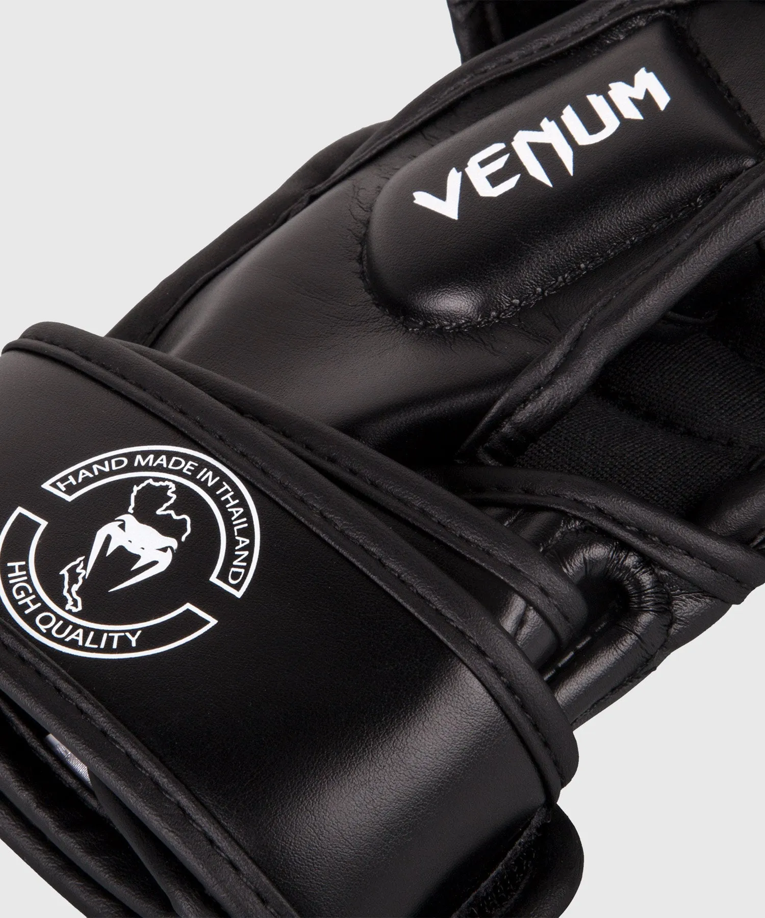 Guantes de Enfrentamiento MMA Venum Impact - Negro/Blanco