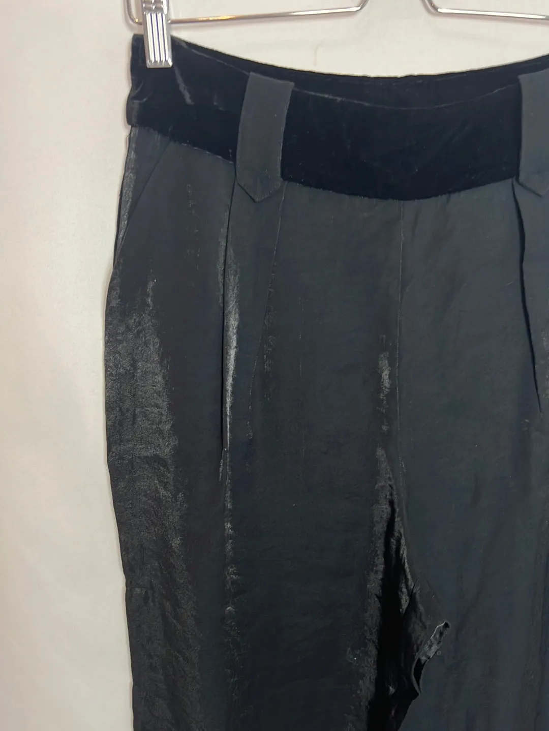 INTROPIA. Pantalón pinzas doble textura negro. T M