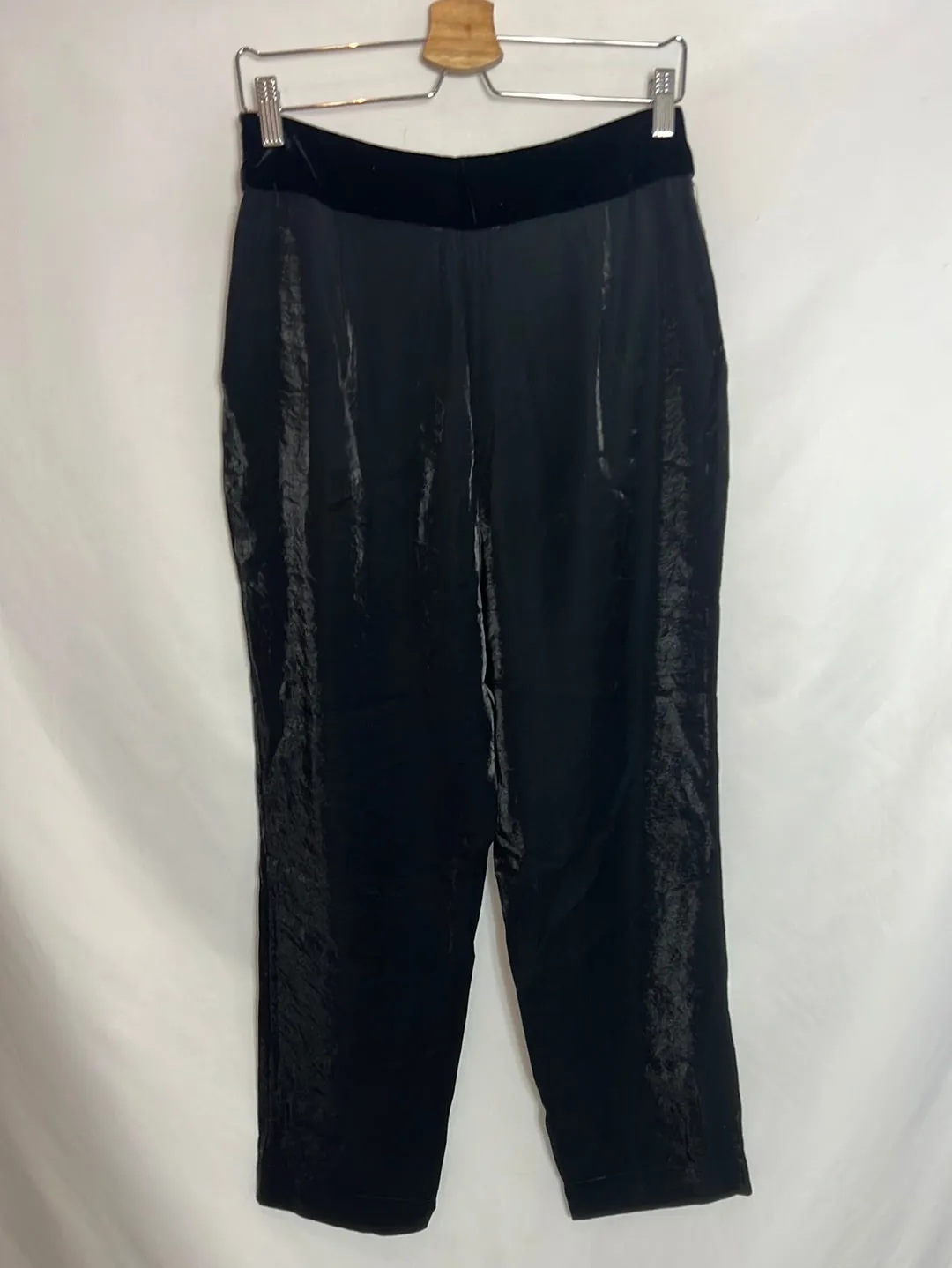 INTROPIA. Pantalón pinzas doble textura negro. T M