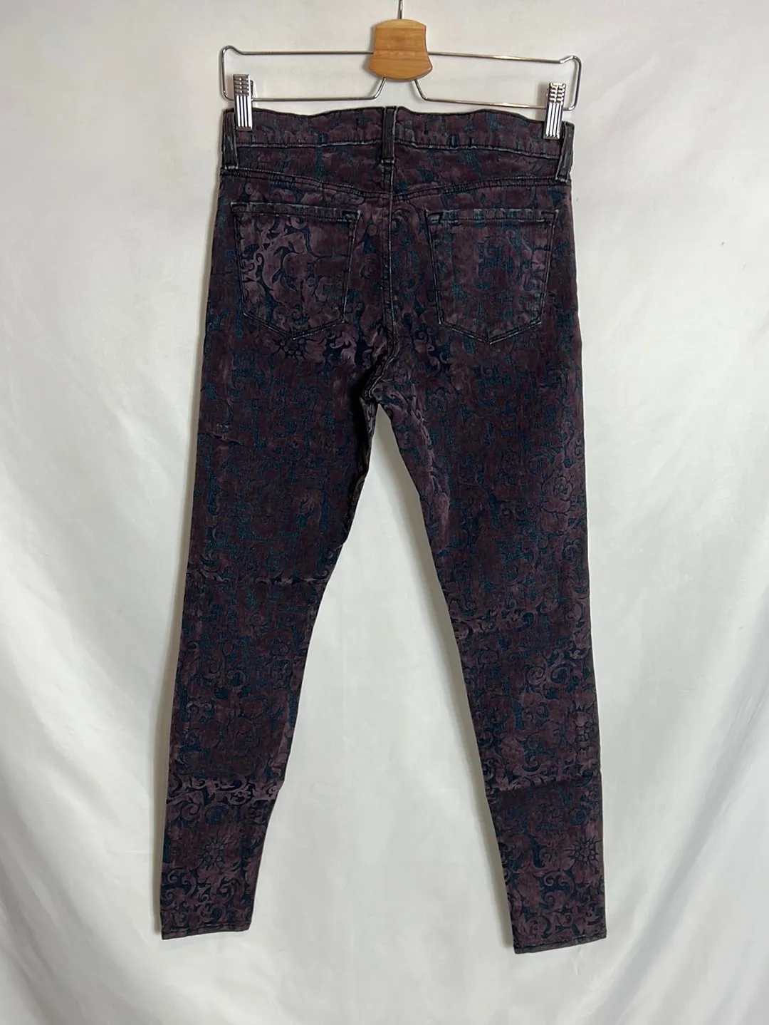 J BRAND. Denim doble textura pitillo. T 27(36)