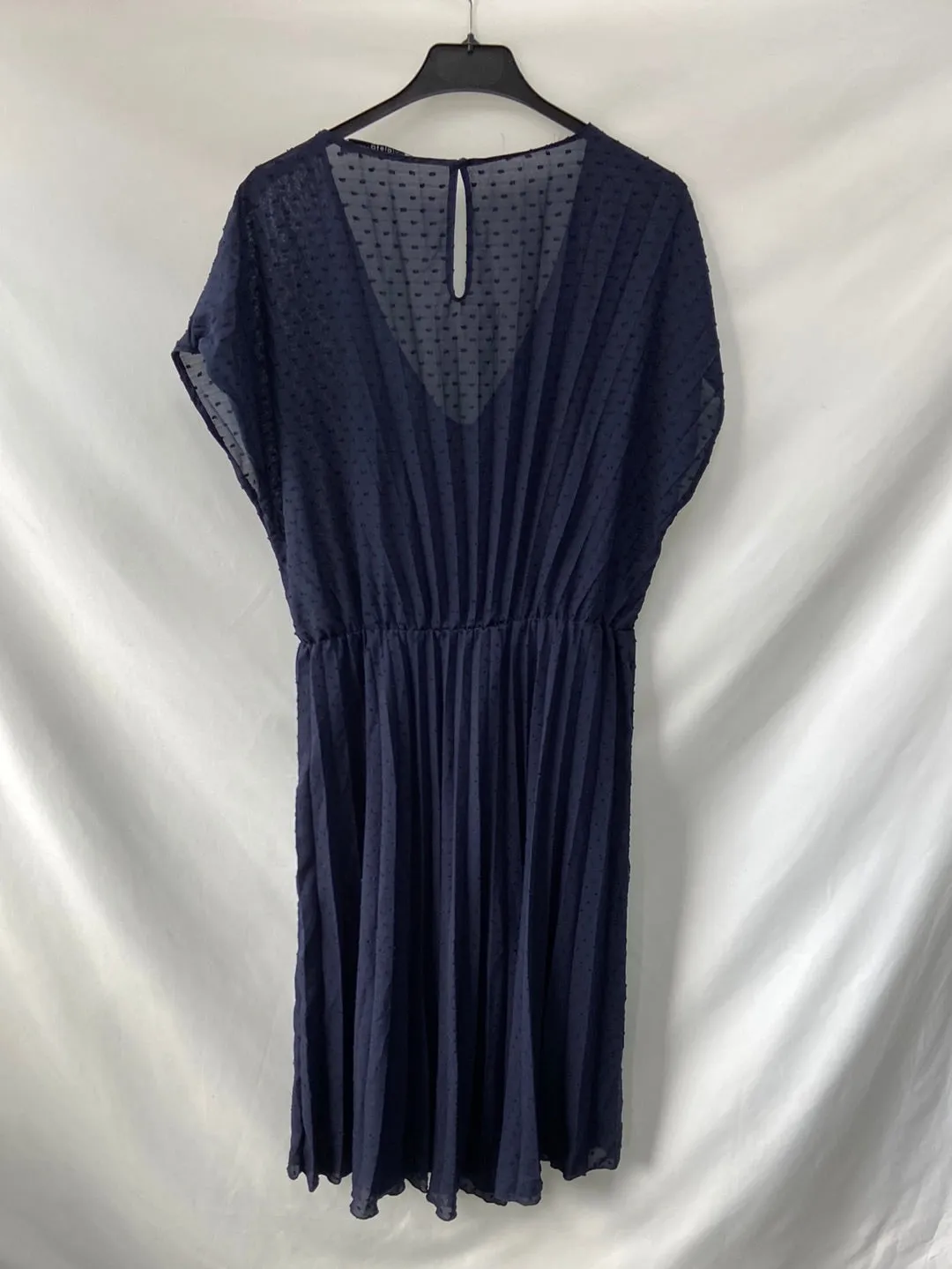 VIOLETA BY MANGO. Vestido plumeti talla M